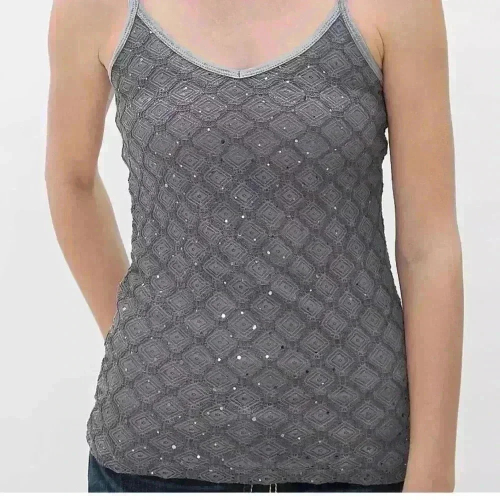 Buckle Women’s size medium lace grey tank top.